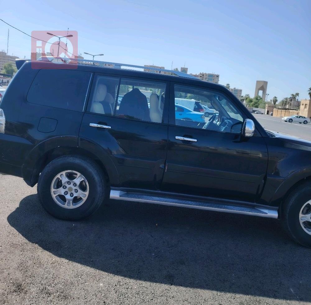 ميتسوبيشي باجيرو